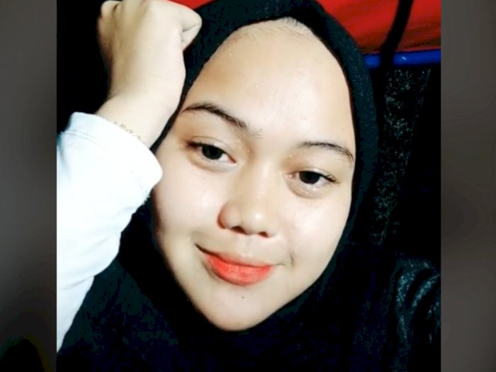 Viral Cewek Cantik Diputusin Pacar Gegara Jualan Gorengan Pinggir Jalan: Salah Ya?