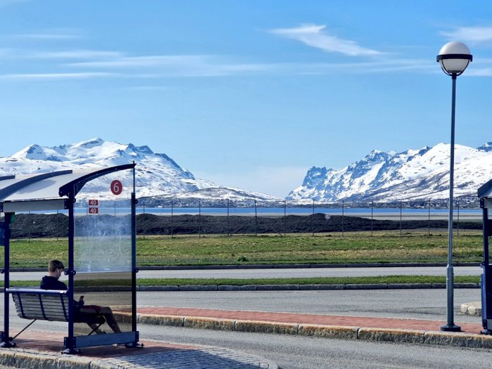 Indahnya Pemandangan di Halte Bus di Norwegia, Bikin Betah Nunggu