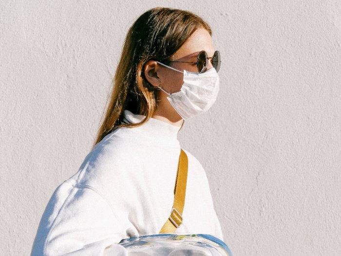 Terlalu Lama Pakai Masker Sebabkan Bau Mulut? Ini Cara Mengatasinya