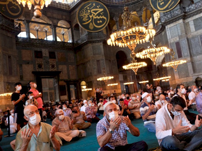 FOTO: Potret Pelaksanaan Salat Idul Adha Perdana di Hagia Sophia, Turki