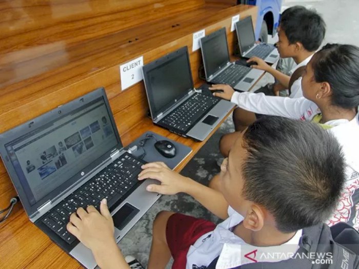 KPAI Dorong Orang Tua Untuk Awasi Penggunaan Internet Agar Mencegah Kejahatan Pada Anak