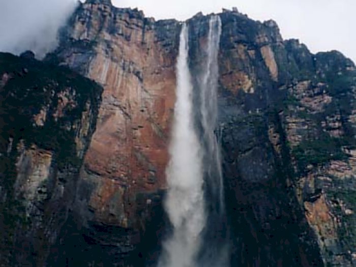 Angel Falls, Air Terjun Tertinggi Sedunia di Venezuela, Hampir 1 Kilometer!