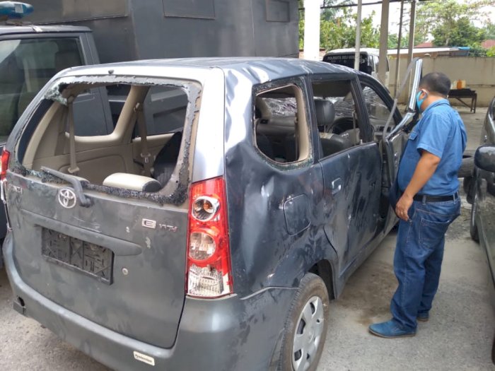Mobil BNN Jadi Sasaran Amukan Massa Saat Memburu DPO Bandar Sabu yang Melarikan Diri