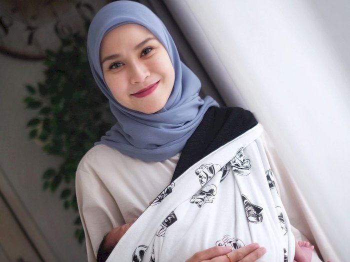 Dikritik karena Bawa Bayi Keluar Sebelum 40 Hari, Zaskia Adya Mecca: Mertuaku Santai Aja
