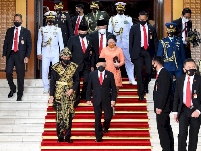 Jokowi Kenakan Busana Adat Sabu Asal NTT, Ini Tanggapan Pengamat Fashion