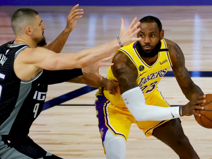 FOTO: Lakers Telan Kekalahan 122-136 Saat Melawan Sacramento Kings