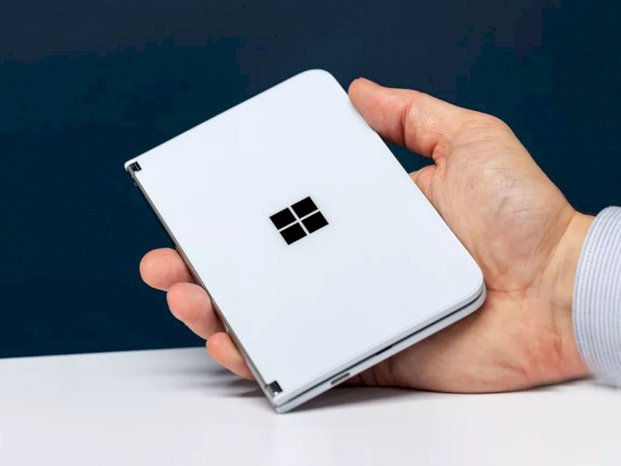 Microsoft Unggah Video 35 Menit Berisi Penjelasan Terkait Smartphone Surface Duo