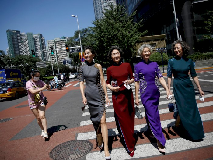 FOTO: Fashion Show Ala Grup Model Wanita Lansia Beijing