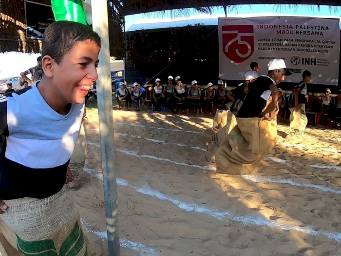 Potret Saat Anak-anak Palestina Ikut Lomba 17-an Merayakan Kemerdekaan Indonesia 