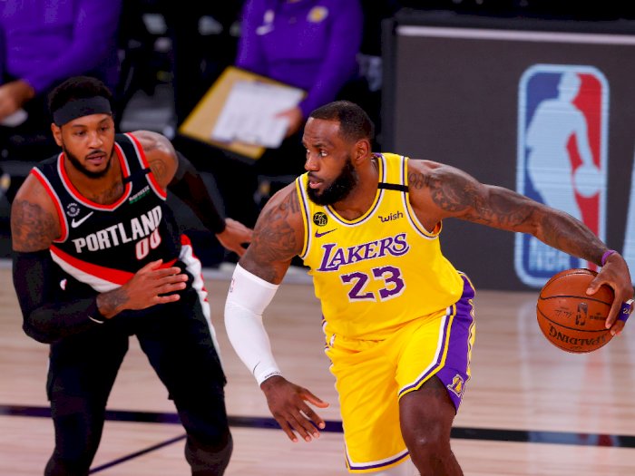 FOTO: Blazers Kalahkan Lakers 100-93 dan Memenangkan Game 1 Seri Playoff