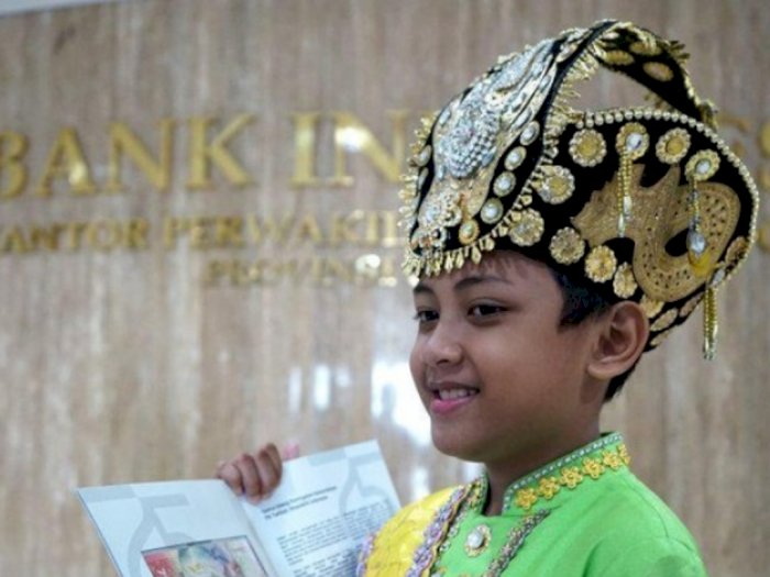 Aditya, Salah Satu Bocah Berpakaian Adat yang Wajahnya Ada di Uang Rp75 Ribu