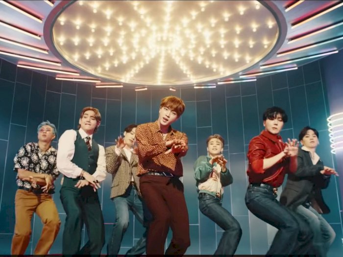 VIDEO: BTS Suguhkan Lagu Disco Berbahasa Inggris dalam 'Dynamite'