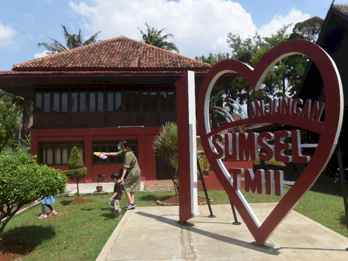 FOTO: Masa Liburan, Taman Mini Indonesia Indah Sepi Pengunjung
