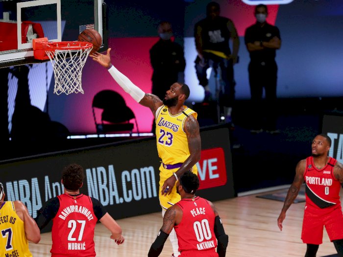 FOTO: Lakers Membalas Blazers 111-88 dan Membuat Seri 1-1