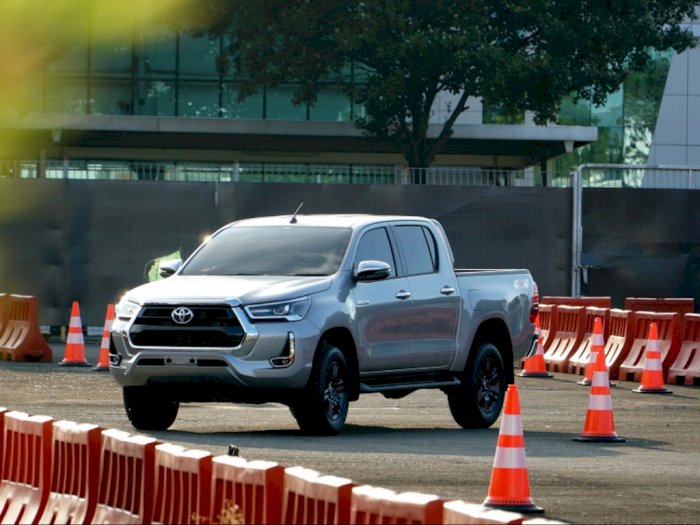 Toyota Luncurkan New Hilux, Lebih Tangguh Namun Tetap Stylish