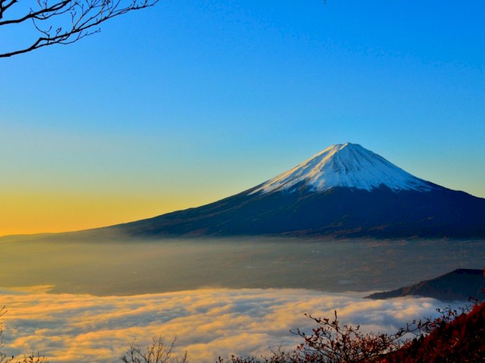 Gunung Fuji, Gunung Suci yang Penuh Legenda di Jepang