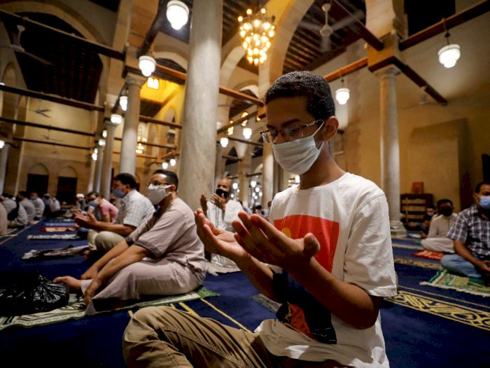 FOTO: Masjid di Mesir Dibuka Kembali untuk Shalat Jumat