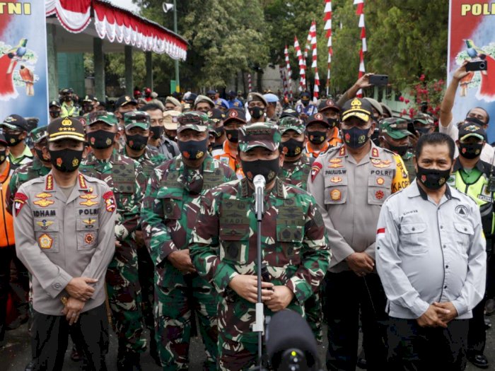 Panglima TNI-Kapolri Lepas Satgas Covid-19 di Papua