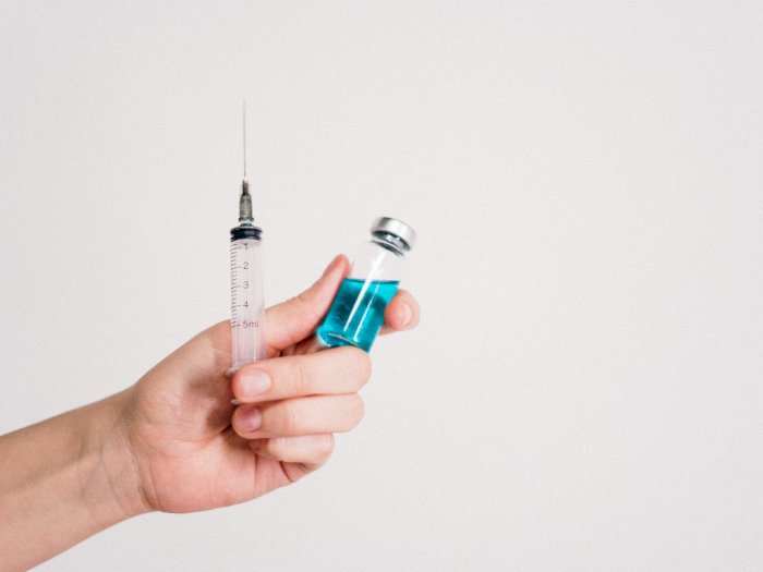 Komisaris FDA Mengatakan Bersedia untuk Mempercepat Vaksin Covid-19