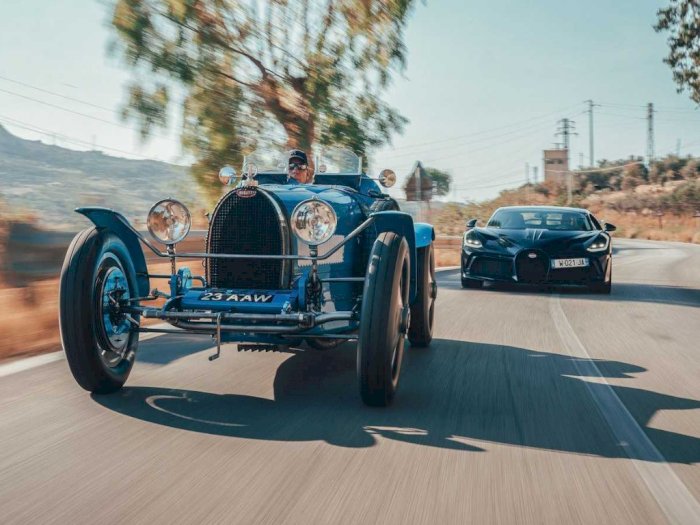 Melihat Seperti Apa Mobil Bugatti Divo Saat Bertemu Saudaranya, Bugatti Type 35!