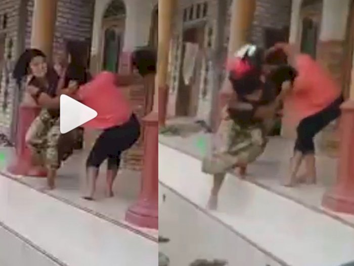 Video Wanita Berkelahi, Yang Satu Dipukul Kepalanya Pakai Helm, Diduga Rebutan Laki-laki