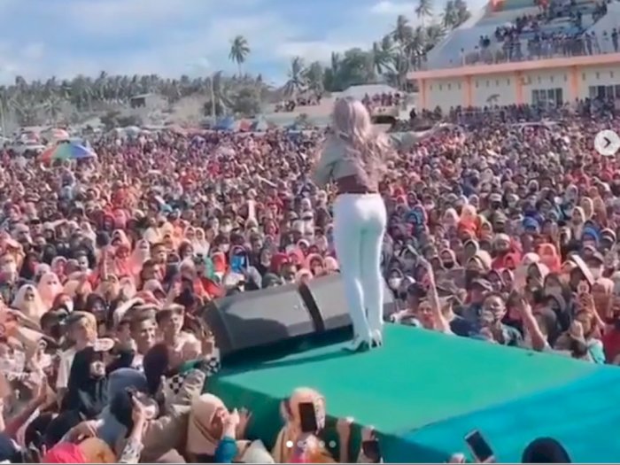 Video Konser Paslon Bupati Pohuwato di Gorontalo, Ribuan Warga Berkerumun Tak Takut Corona