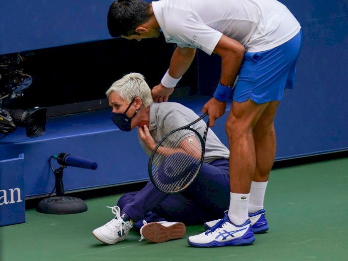 Detik-detik Novak Djokovic Pukul Bola Pada Hakim Garis Membuatnya Didepak dari US Open