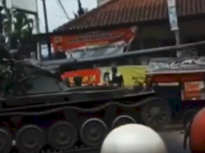 Tank TNI AD Hantam Gerobak, Polisi: Kecelakaan Biasa Saja