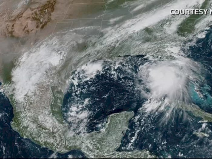 FOTO: Badai Sally Menguat ke Kategori 2 dan Bergerak Menuju Pantai Teluk AS