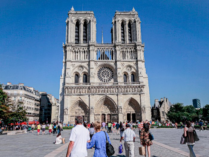 Ditutup Pasca Kebakaran 2019 Lalu, Ruang Bawah Tanah Notre Dame Paris Kembali Dibuka