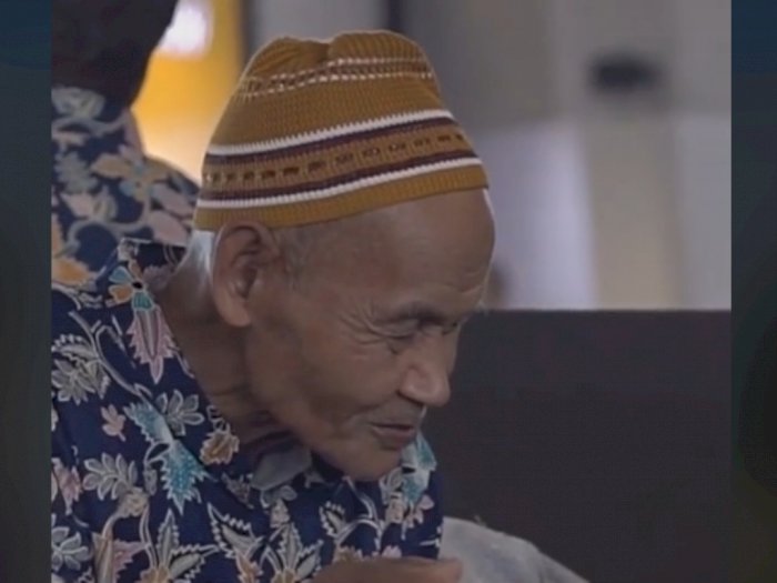 50 Tahun Jadi Marbot Masjid, Kakek Ini Berhasil Wujudkan Impian ke Makkah, Netizen Sedih
