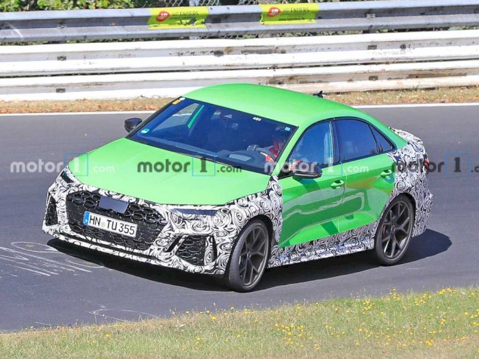 Mobil Sedan Audi RS3 2021 Terbaru Terlihat Sedang Melaju di Nurburgring