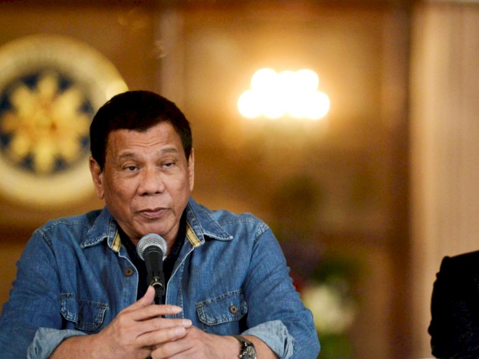 Duterte Pertahankan Aturan Jaga Jarak Satu Meter di Filipina