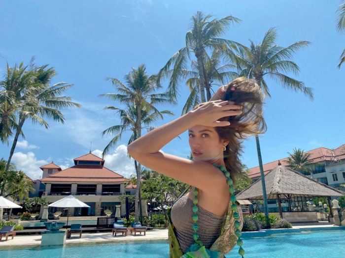 Jessica Iskandar Buat Netizen Heboh Usai Unggah Foto Seksi Pakai Bikini