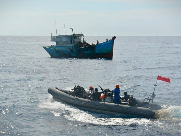 2 Kapal Vietman Tangkap Ikan secara Ilegal di Laut Natuna, 13 ABK Ditangkap