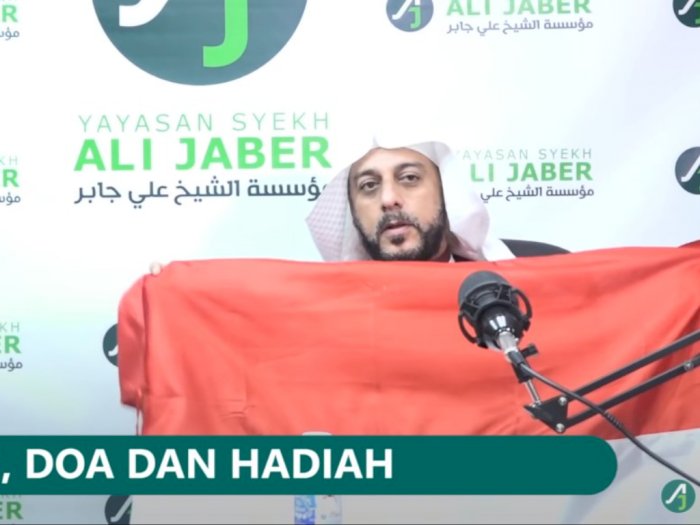 Syekh Ali Jaber Beri Bendera Sebagai Hadiah Buat Penikamnya, 'Merah Cinta, Putih Damai'