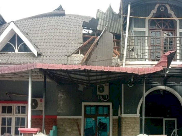 Rumah di Perumahan Villa Mutiara Terbakar, Penghuni Dilarikan ke Rumah Sakit