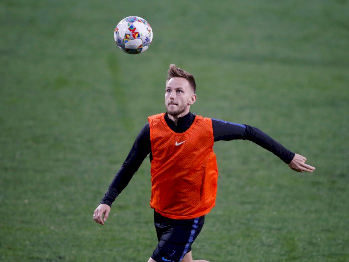 Ivan Rakitic Sebut Tak Terlalu Dekat Dengan Messi dan Suarez