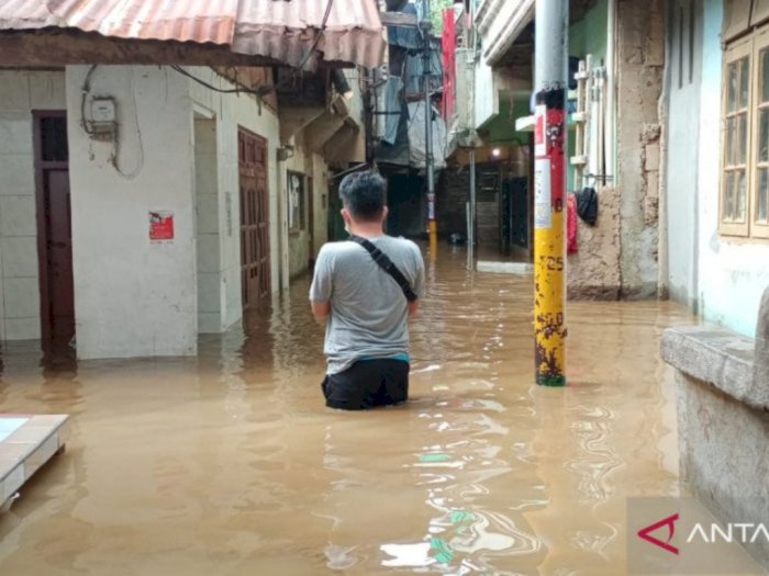 Jakarta Banjir Lagi, Luapan Ciliwung Mulai Rendam Rumah Penduduk Kebon Pala