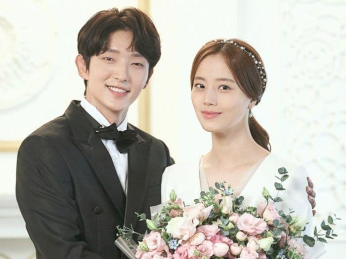 Episode Terakhir "Flower Of Evil" Tampilkan Foto Pernikahan Lee Joon Gi dan Moon Chae Won 