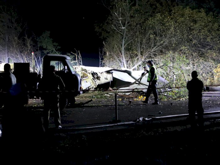 FOTO: 25 Orang Tewas Dalam Kecelakaan Pesawat Militer di Timur Ukraina