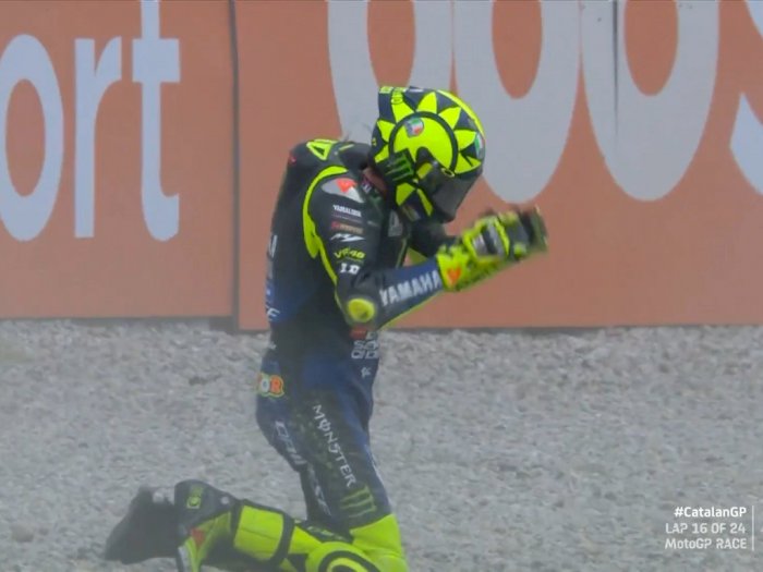 Valentino Rossi Terjatuh di MotoGP Catalunya, Padahal Sempat di Posisi 2
