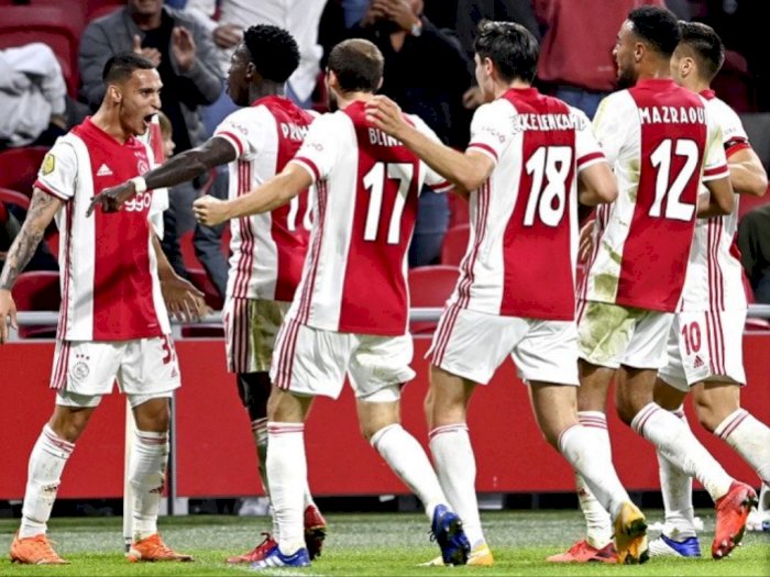 Meski dengan 10 Pemain, Ajax Berhasil Tundukkan Vitesse Arnhem