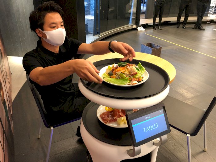 FOTO: Robot Layanan Makanan di Jepang