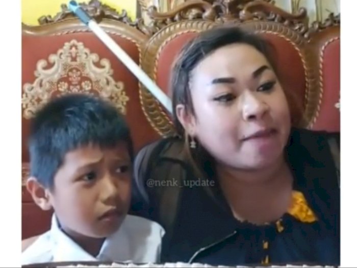 Viral Emak-emak Emosi Ajari Anaknya Belajar Online, Netizen Salfok ke Bibir Ibunya