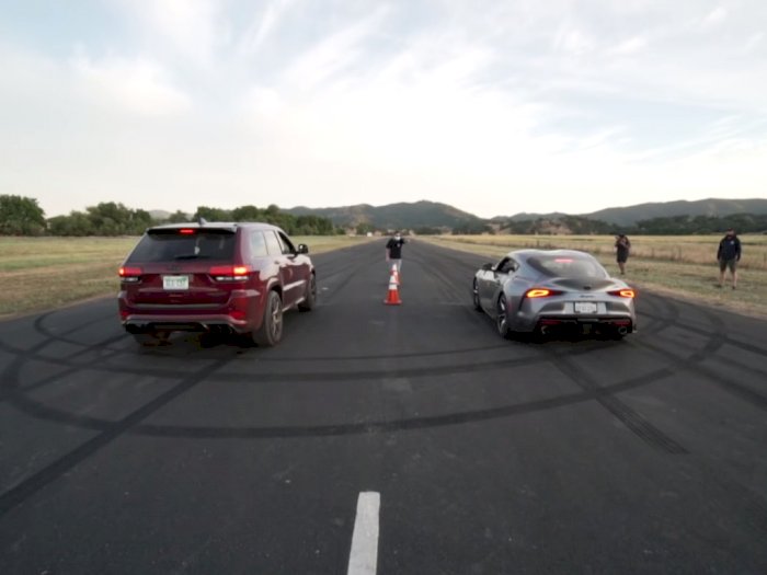 Melihat Drag Race Antara Mobil Jeep Trackhawk dengan Toyota Supra 2020