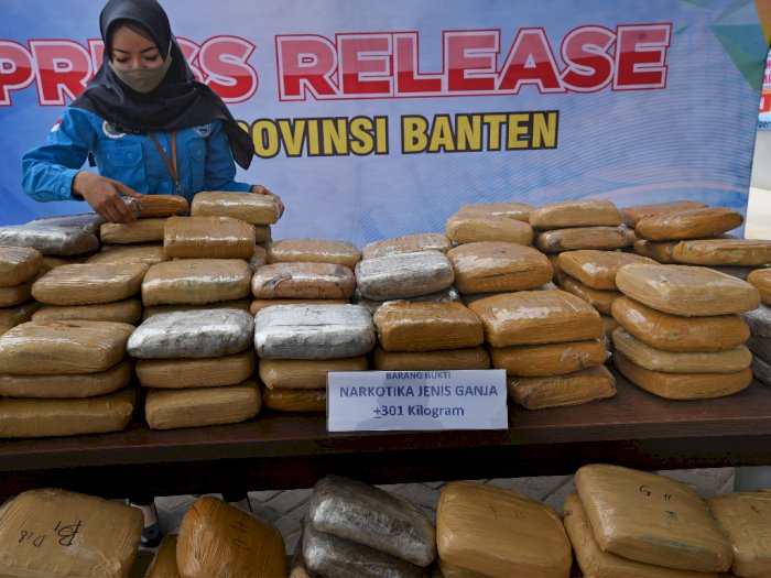 FOTO: BNNP Banten Sita 301 Kg Ganja Asal Aceh