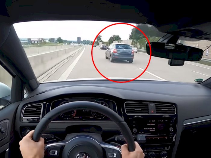 Kecelakaan Mobil VW Golf GTI di Kecepatan 149 MPH Ini Bisa Berakhir Lebih Buruk!