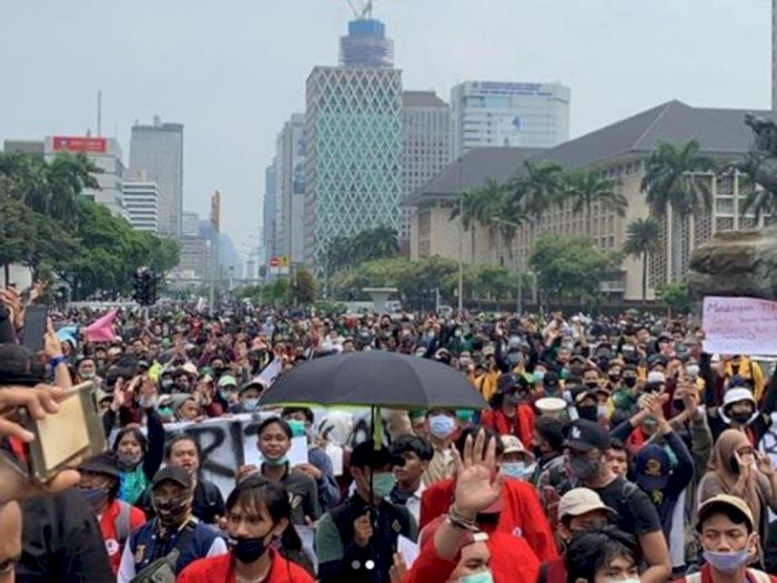 Demo Omnibus Law di Istana Negara, dr Tirta Singgung Soal PSBB