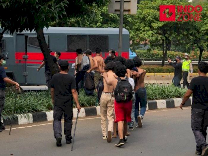Demo Omnibus Law di Jakarta Berujung Ricuh, 87 Orang Jadi Tersangka